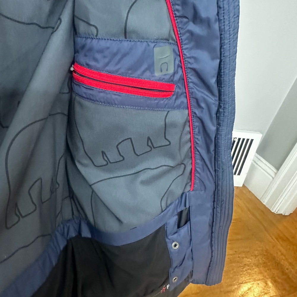 Perfect moment ski jacket, warm and comfy. - Picture 4 of 8